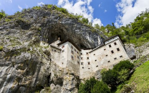 Predjama Castle